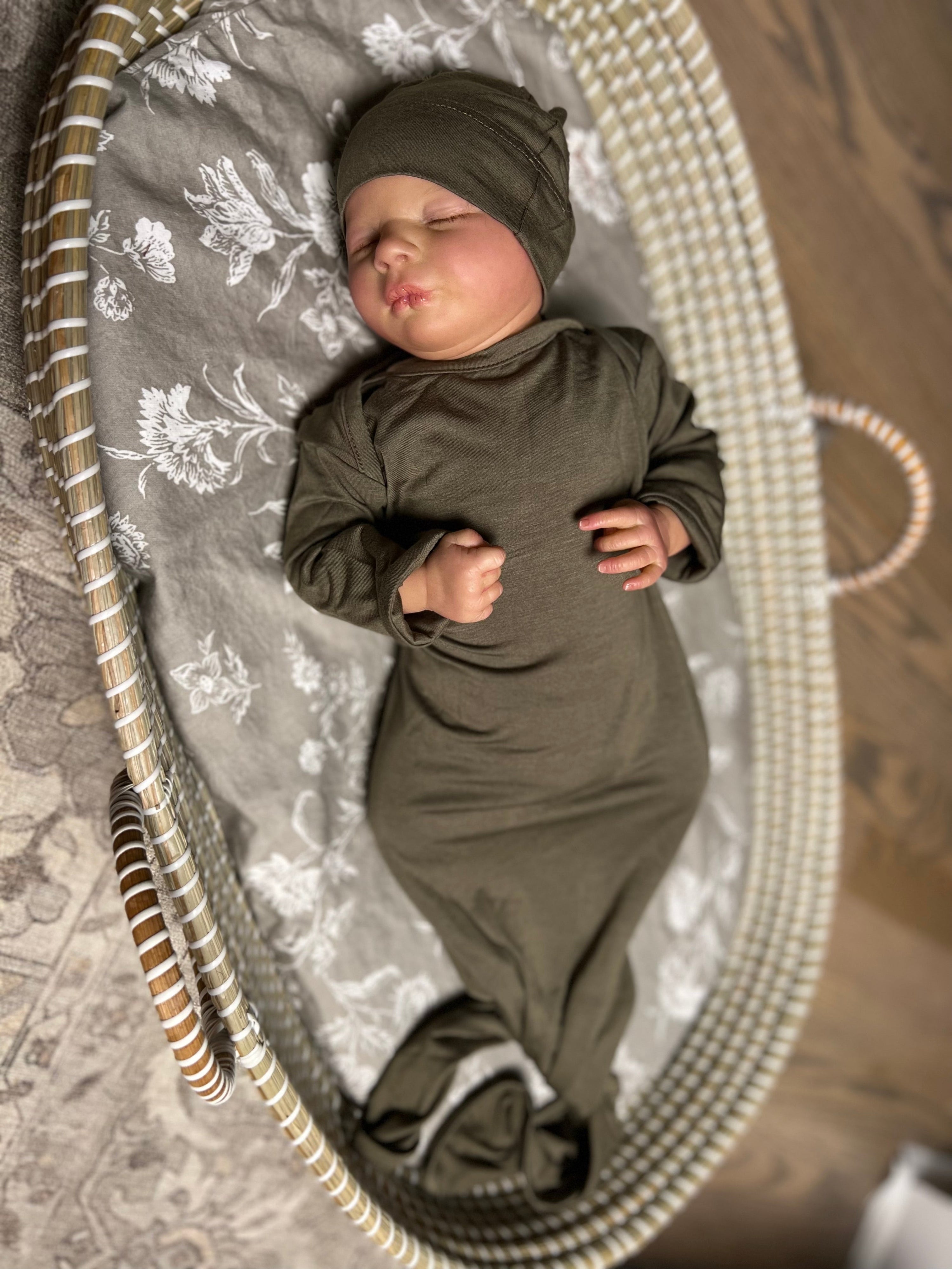 Baby knot gown and hat set in sage#color_sage